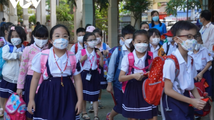 Râu pa choom t’mêê bhlâng âng Bộ Y tế bêl lớp học vêy F0 lâng học bán trú
