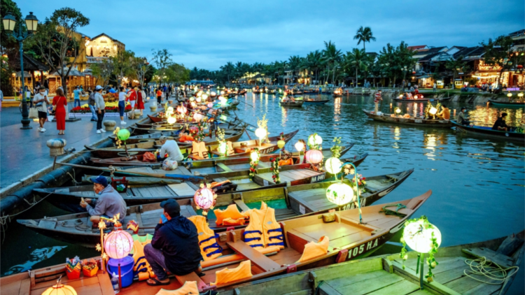 Quảng Nam bhrợ t’mêê apêê pr’đươi du lịch t’pâh t’mooi