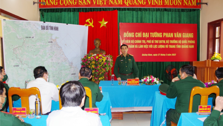 Bộ trưởng Bộ Quốc phòng lêy cha mêết c’nắt k’noong k’tiếc Quảng Nam