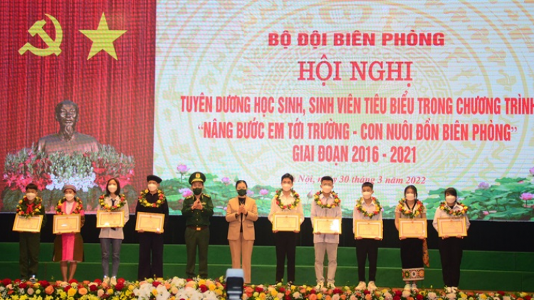 Haanh deh học sinh, sinh viên tr’haanh coh xa nay bh’rợ: Pa dưr bhr’dang ađhi tươc ooy trường- Acoon p’niên đồn biên phòng băn par