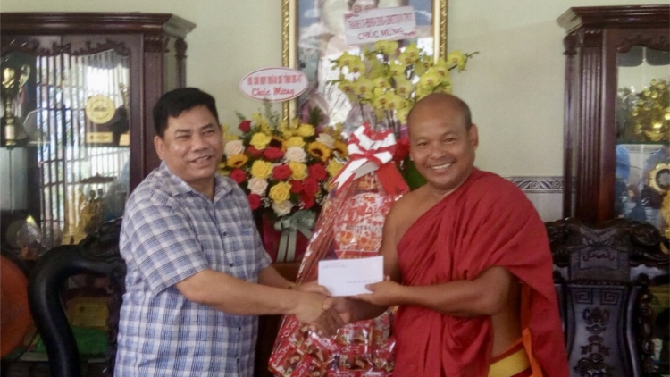 Thứ trưởng, Phó chủ nhiẹm UB Acoon coh Y Thông, hơnh Tết Chôl Chnăm Thmây dhị tỉnh Đồng Nai