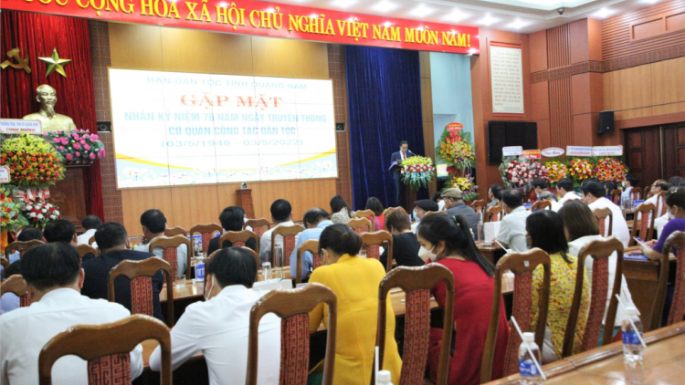 Quảng Nam: Lưm apêê cán bộ ma nuyh acoon coh bêl t’ngay Truyền thống cơ quan bh’rợ acoon coh