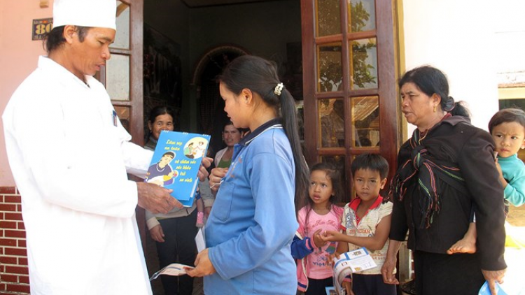 Quảng Nam: Apêê Cộng tác viên dân số, manuyh bhrợ bh’rợ y tế bhươl cr’noon vêy ta zooi tơợ 600- 800 r’bhâu đồng coh muy c’xêê