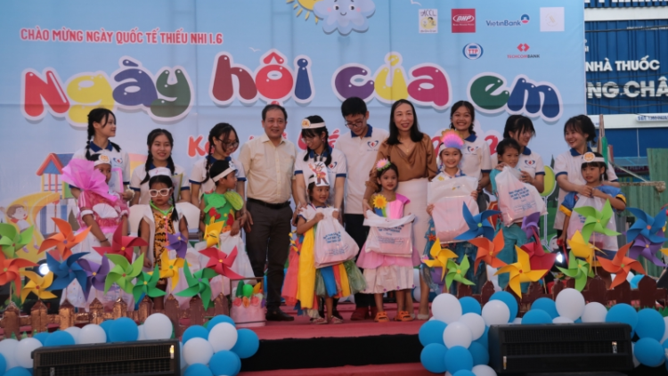 Bấc hun pr’hêl chô tước lâng apêê p’niên k’ay xoọc zư pa dứah đhị Bệnh viện Trung ương Huế