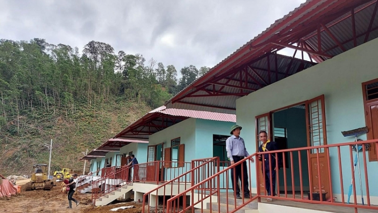 Zooi đoọng đong ăt, k’tiêc bhrợ têng ha pr’loọng đha rưt zr’lụ pa bhlâng zr’năh k’đhap