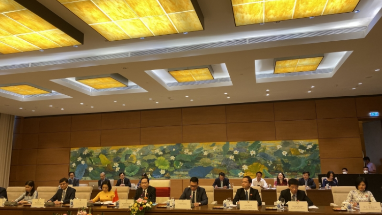 Bh’rợ prá xay bhlưa Quốc hội Việt Nam lâng Quốc hội k’tiêc k’ruung CHDCND Lào