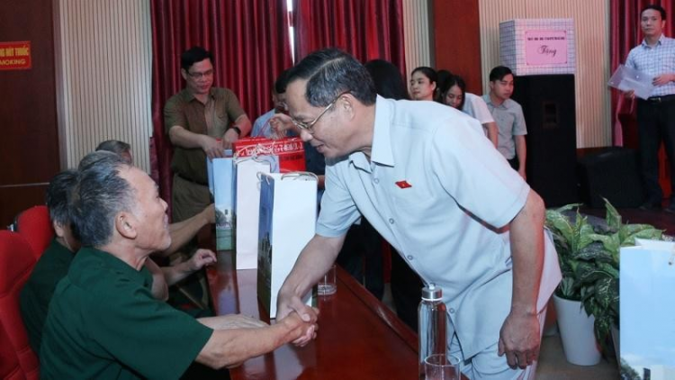 Lưm, cher đoọng hun pr’hêl Trung tâm điều dưỡng ma nuyh vêy c’rơ g’lêêh lâng cách mạng tỉnh Bắc Giang