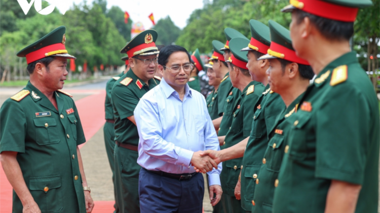 Thủ tướng Chính phủ Phạm Minh Chính Chính tươc lum lực lượng vũ trang tỉnh Đắk Lắk, ta đang moon ta luôn đương zâl arọp abhuy coh đhr’năng dal bhlâng