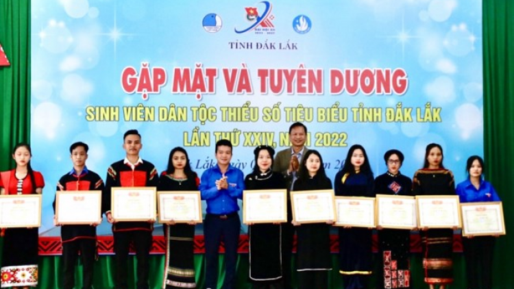 Đăk Lăk: Hơnh deh 59 sinh viên acoon coh tr’haanh