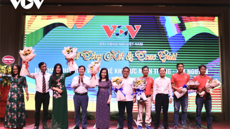 Hội thao hội diễn văn nghệ zr’lụ miền Trung-Tây Nguyên t’hước tước hơnh deh 77 c’moo t’ngay bhrợ t’vaih Đài P’rá Việt Nam