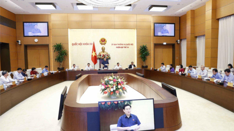 Ủy ban TVQH tơợp bhrợ pr’họp chuyên đề pháp luật