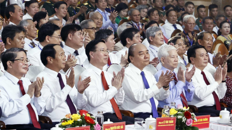 Chủ tịch nước Nguyễn Xuân Phúc pâh bhiệc bhan hay tước 110 c’moo t’ngay n’niên âng Chủ tịch Hội đồng Nhà nước Võ Chí Công