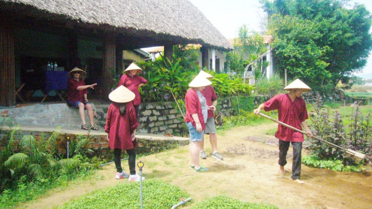 Bh’rợ choh rơ veh Trà Quế đhị Hội An bơơn xay moon nức c’kir Văn hóa phi vật thể k’tiếc k’ruung