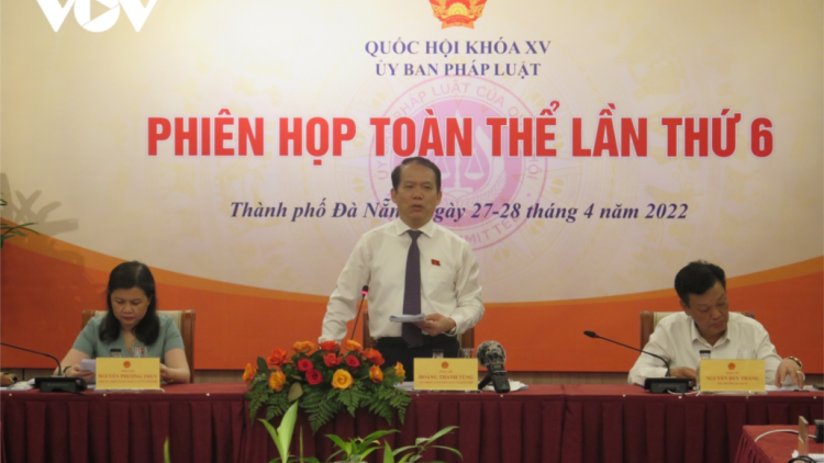 Pr’họp g’luh 6 âng Uỷ ban Pháp luật âng Quốc hội ch’mêệt lêy pazêng dự án luật