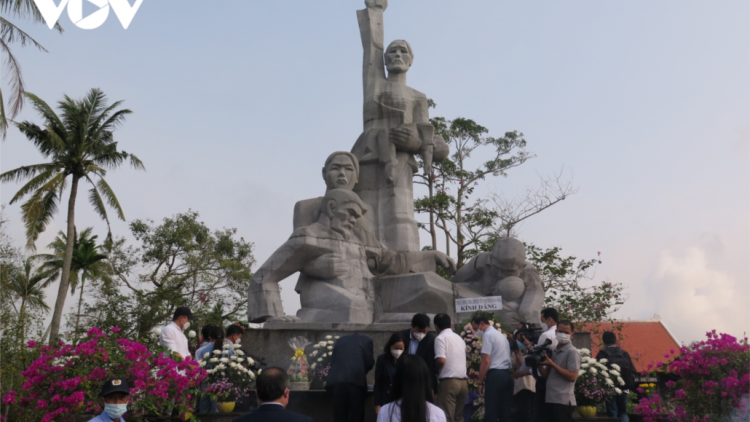 Quảng Ngãi: Hay tước 54 c’moo t’ngay dưr vaih tu bhiệc lệêng k’chệêt đhị Sơn Mỹ