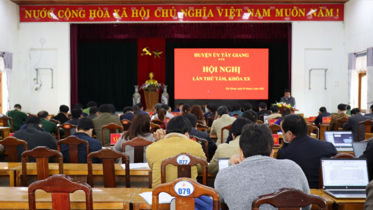 Tây Giang t’moot 41 đảng viên t’mêê coh quý 1.2022, bơơn lâh 45% kế hoạch