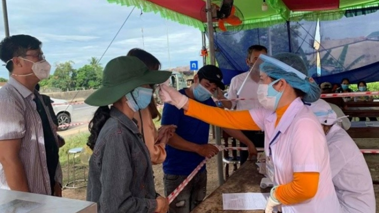 Thừa Thiên Huế đhêy bh’rợ apêê chốt lêy cha mệêt, xay moon y tế