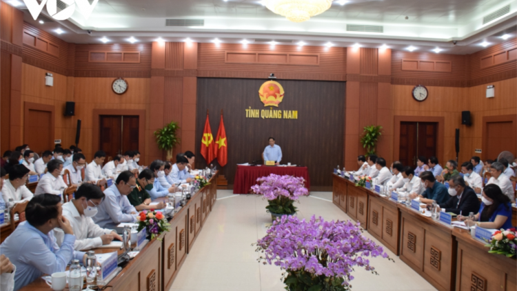 Quảng Nam t’bhlâng pa chăp ch’mêêt lêy, chơơc lêy đoọng bhrợ t’vaih ha c’la đay pr’đơợ t’mêê đoọng t’đang t’pâh  c’bhuh pr’đơợ đọong pa dưr “t’viêng”