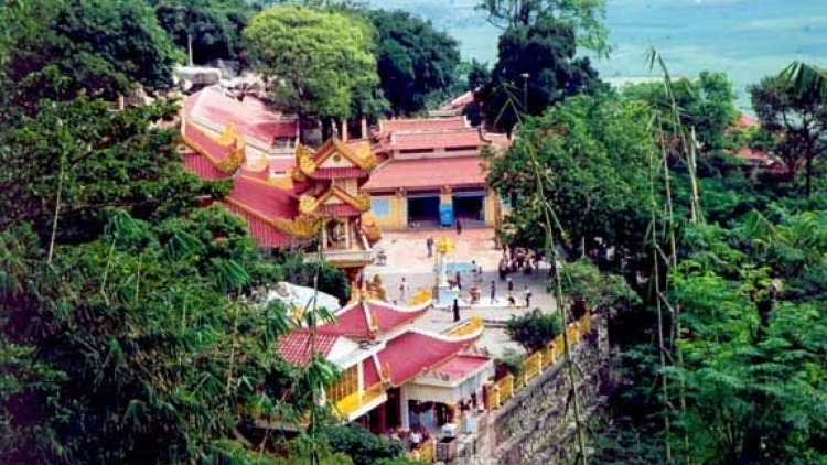 Lưm lêy chùa Bà Đen