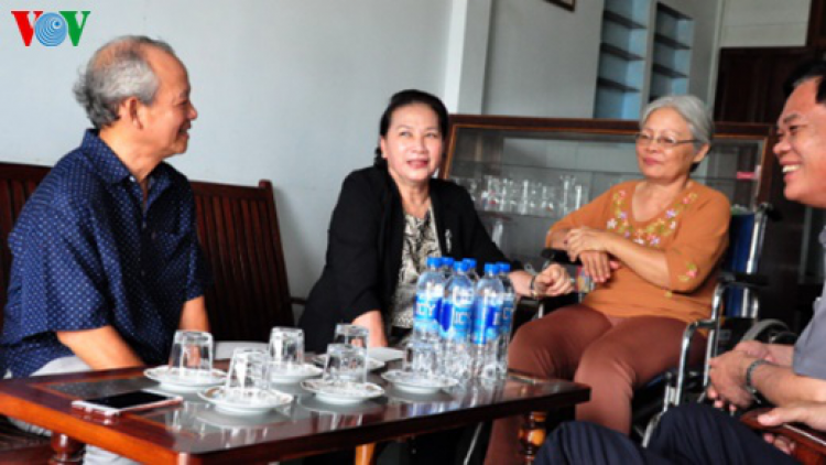 Chủ tịch Quốc hội Nguyễn Thị Kim Ngân lưm, cher đoọng hun pr’hêl pr’loọng đong chính sách đhị Phú Yên