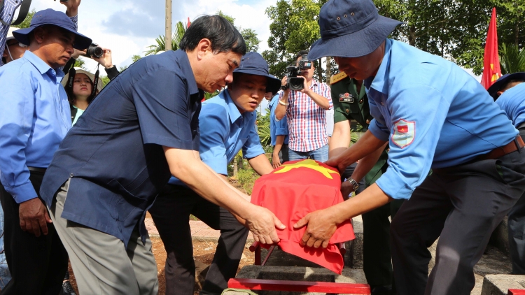 Đăk Lăk: Tập đớc n’hang 14 cha nắc liệt sỹ