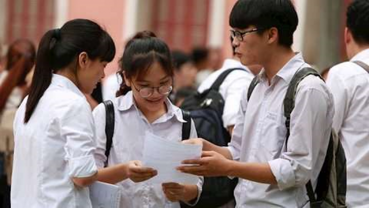 K’nặ 224 r’bhâu thí sinh bhr’lậ cr’noọ xét tuyển đại học trực tuyến