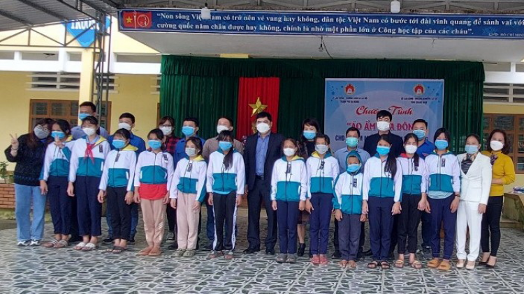 Đoọng xa nấp ngăn ha học sinh Tây Giang- Quảng Nam