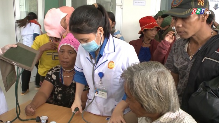 Quảng Nam: Lâh 95% đhanuôr acoon coh đhị chr’val c’noong k’tiêc vêy ta đoọng thẻ BHYT