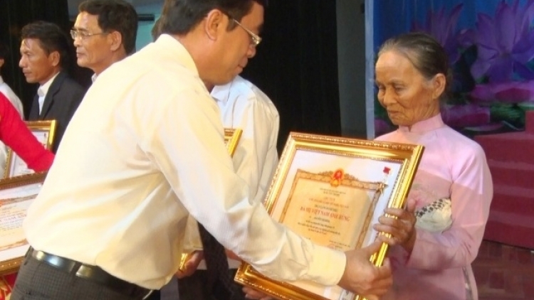 Đoọng amế doọ l’ngúa.​