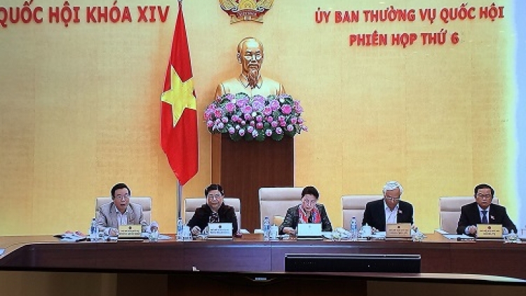 Pr’lứch g’lúh pr’họp thứ 6 âng Ủy ban Thường vụ Quốc hội