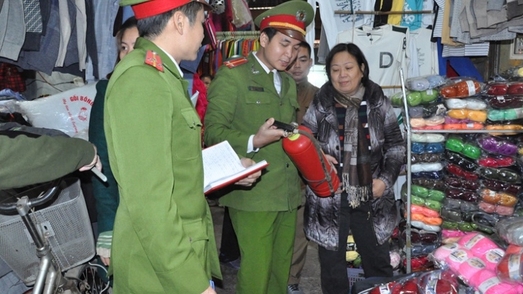 Gia Lai t’bhlâng zêl cha’groong ra’roóh pr’tóh g’lúh tết Nguyên đán