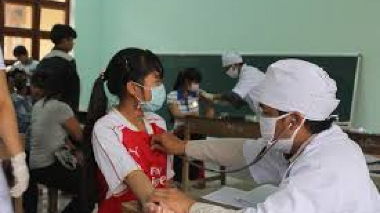 T’bil lơi pr’lúh bạch hầu: Tiêm vắc xin zâl bạch hầu đoọng ha giáo viên, học sinh trường THPT Tây Giang, Quảng Nam