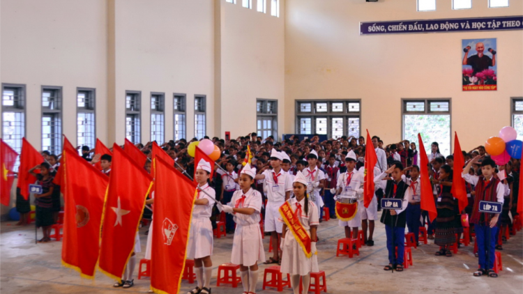Quảng Trị: Bhiệc bhan khai giảng doó vêy t’păr bóng , căh vêy bh’cộ tước pấh prá xay