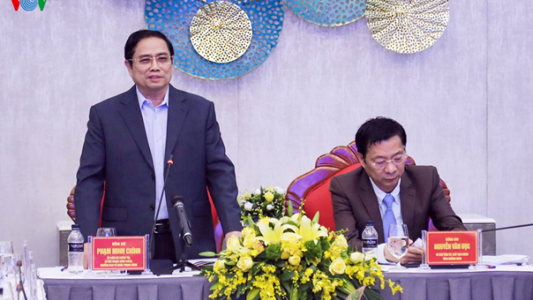 Trưởng Ban Tổ chức Trung ương Phạm Minh Chính lưm, cher đoọng pr’hêl ha pêê pr’loọng đong chính sách đhị Quảng Ninh