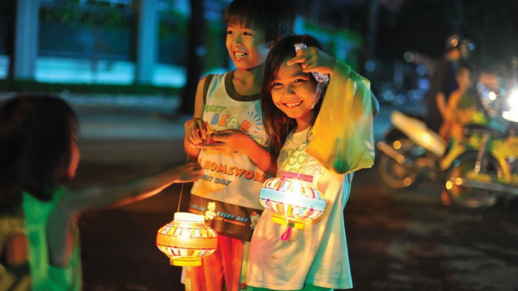 Têêm ngăn Tết Trung thu zr’lụ da ding ca coong Đông Giang