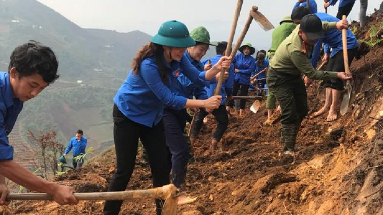 Yên Bái: Ta đhâm c’mor prứah bhrợ ruộng bha nơợc đoỌng ha đhanuôr da ding k’coong Mù Cang Chải