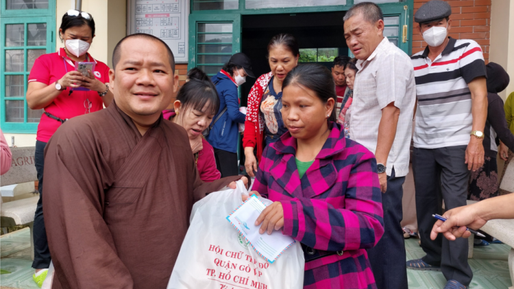 Đoọng 100 hun pr’hêl ha pazêng pr’loọng đong đharựt, pa nar đhị thị trấn Thạnh Mỹ, chr’hoong Nam Giang crêê lum zr’năh k’đhap tu boo tuh