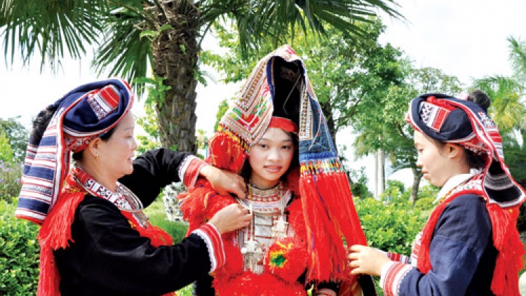 Quảng Ninh: Pầu hang Đảng nhây nhniều tzoif ziêm tồm họp đảng bộ coz cấp