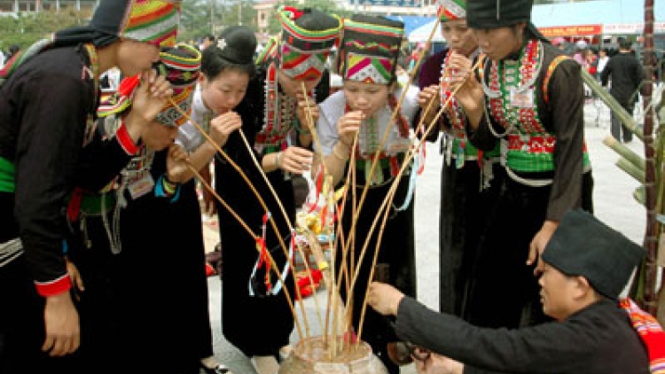 Lầy tzình thzáng ca páo dung chủ nhật hoi 30/7/2017