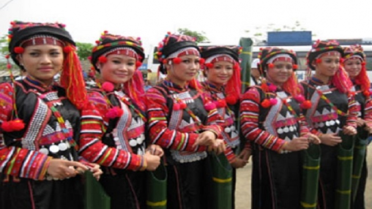 Coz phính miền Việt Nam nhây lầy tzình páo dung thứ 3 hoi 13/2/2018