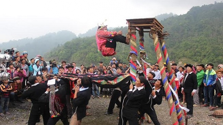 Lầy tzình páo dung chủ nhật hoi 3/6/2018