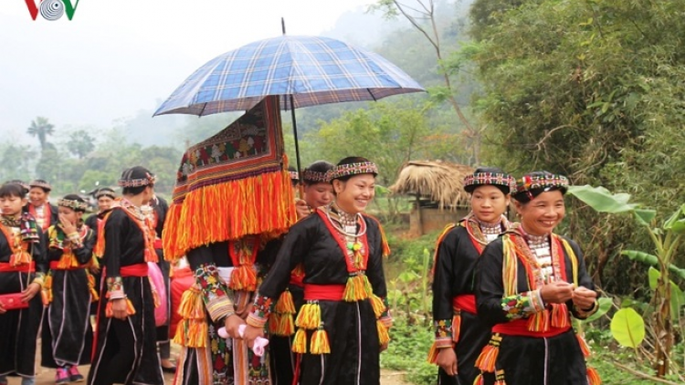 Lầy tzình páo dung thứ 6 hoi 8/2/2019 ( Mồng 4 Tết)