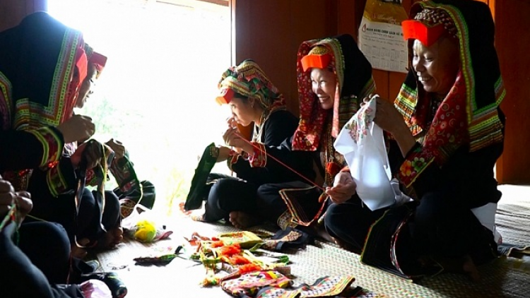 Lầy tzình phát sinh ìu miền vả thứ 7, 15/05/2021