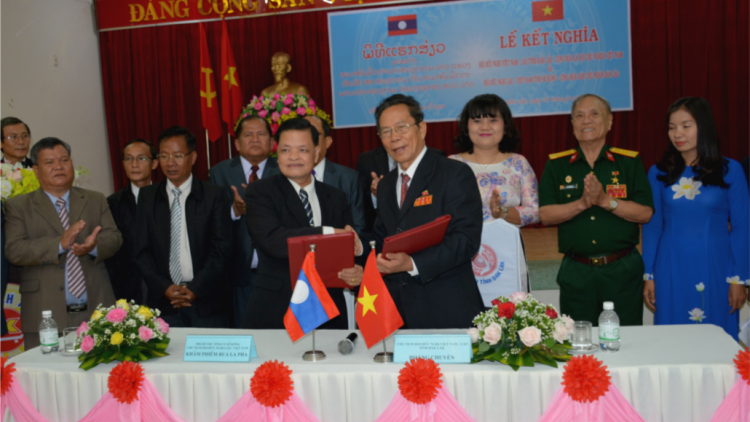 Kna\m bi mje\ mjing Êpul hgu\m mah jia\ng Việt Nam – Lao c\ar Daklak ho\ng c\ar Sekong