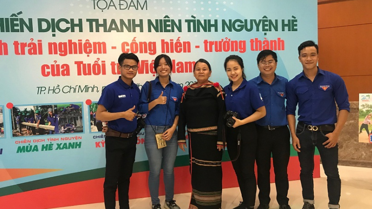 Bruă mă gum djru mơ\ng hlăk ai pơyơr pran jua bơyan pơdơi prong khom tu\ yua hloh