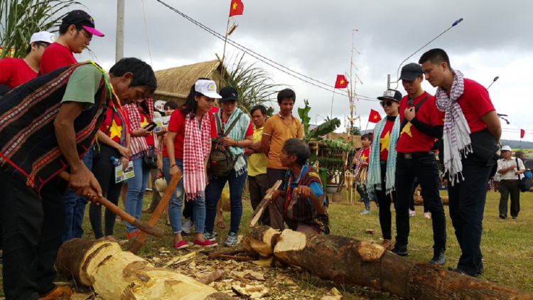 Gialai: Dik dăk  Hrơi ngui ngor blung a kơ Bơnga ang