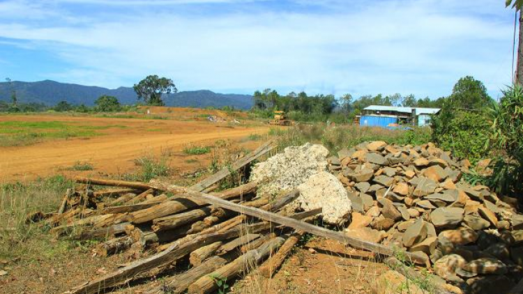 Kontum: Hao hac\ kơc\ăo bruă tuh pơ alin, lo\n lui soh amăng kual pla a`ăm, bơnga [ơi lo\n rơ-ơ\ Măng Đen