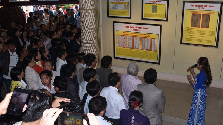 Kontum: Pơdă  kơnôl ]ih pioh  ano\ găl kơđi  Hoàng Sa, Trường Sa Việt Nam ngă pô