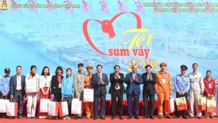 Khoa dêh ]ar ta jơnum hro\m Jơlan hơdră ‘Tê|t jơngum hro\m’’ [ơi Hải Phòng