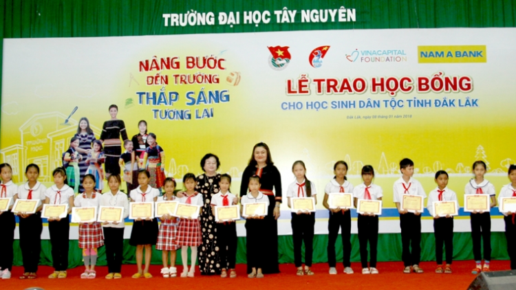 Daklak: 155 ]ô ]ơđai sang hră, ]ơđai gưl prong dưi hmâo mă prăk djru Vừ A Dính